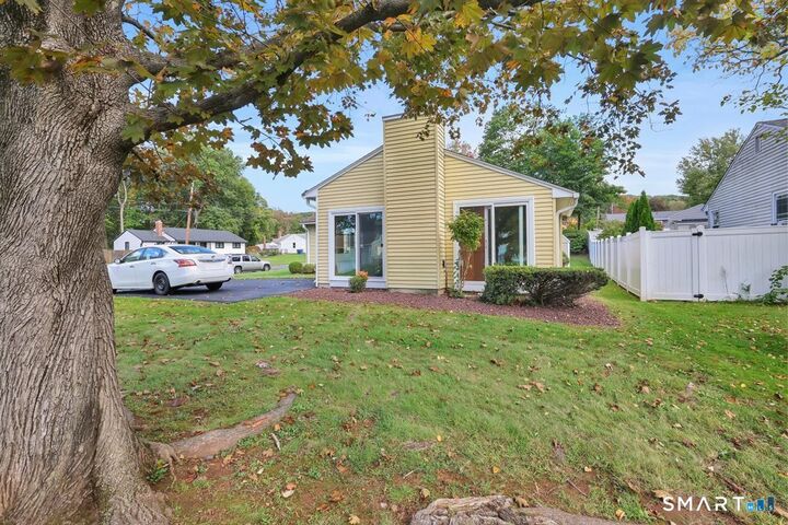 Property Photo: 7 Dogwood Lane CT 06111