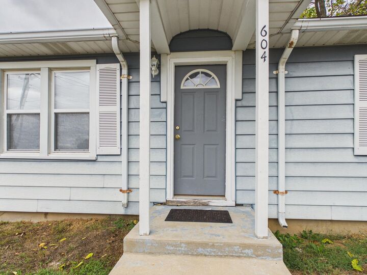 Property Photo: 604 Summit Street MO 65689