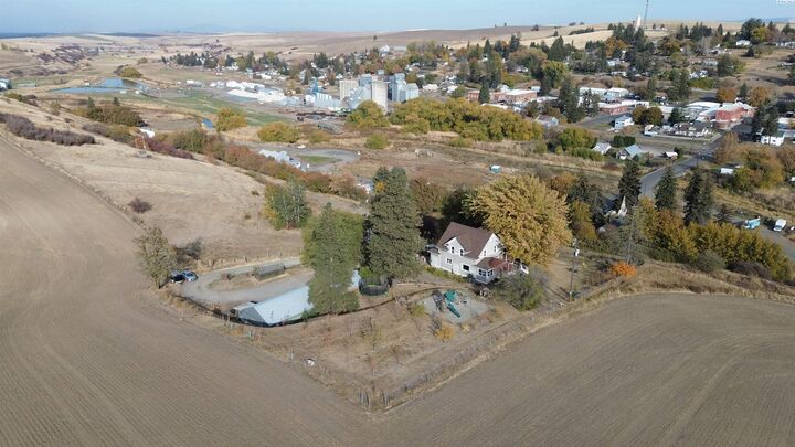Property Photo: 417 W 7th Street WA 99170