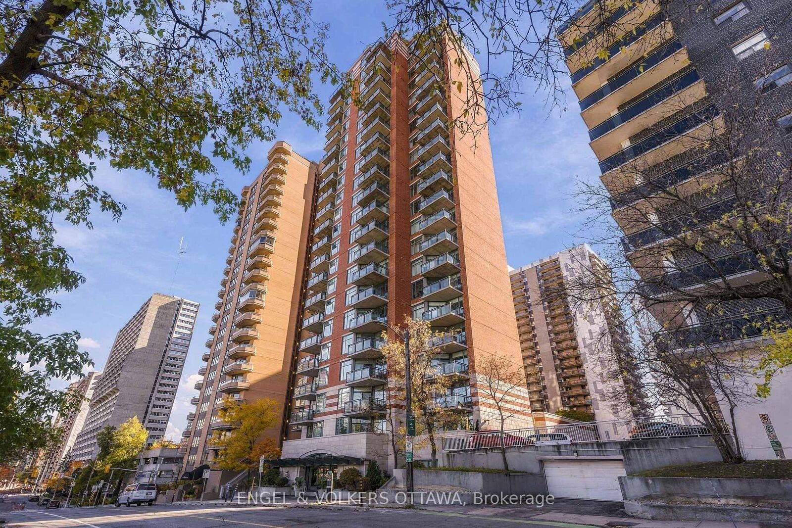 Property Photo:  570 Laurier Avenue 406  ON K1R 1C8 