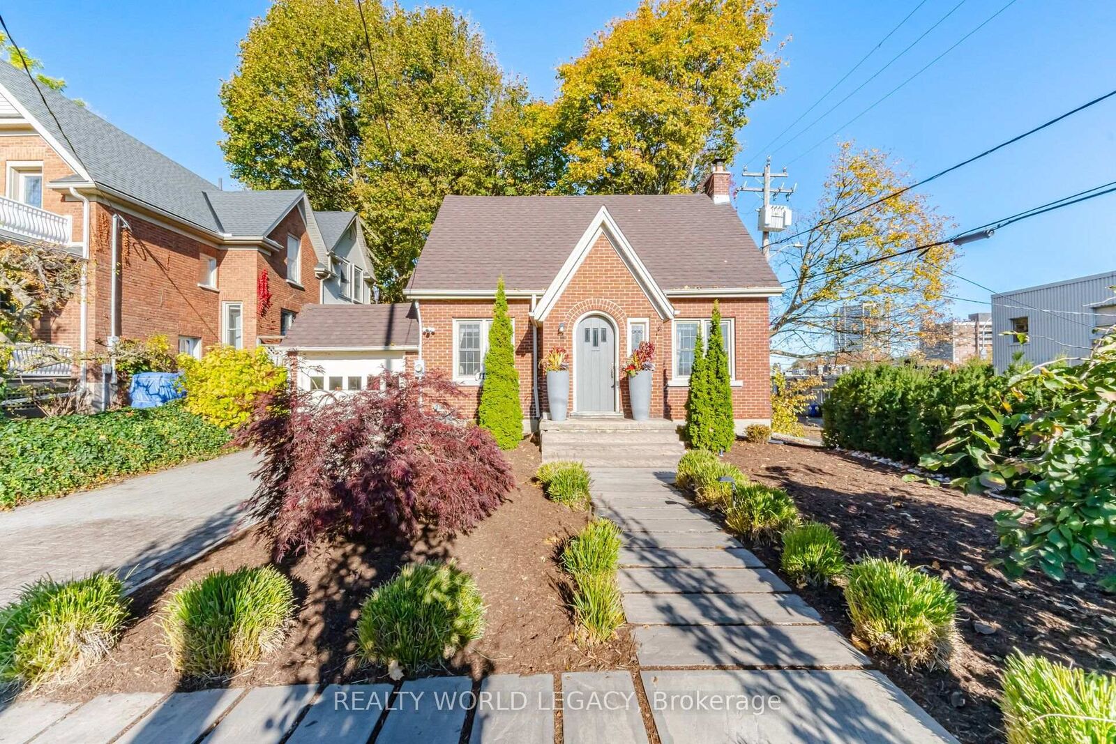 Property Photo: 11 Rock Avenue ON N2M 2N9