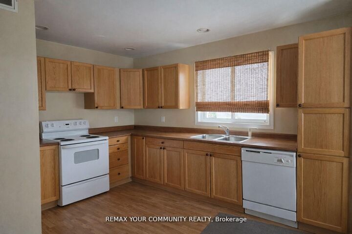 Property Photo:  3414 Lee Avenue Upper  ON L0K 1G0 