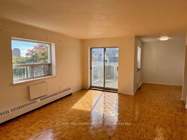 Property Photo:  3151 Jaguar Valley Drive 408  ON L5A 2H9 