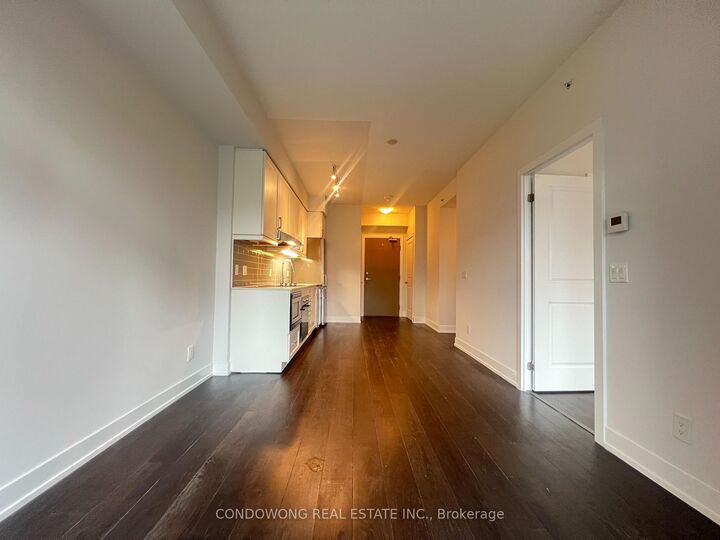 Property Photo:  7 Kenaston Gardens 325  ON M2K 0E9 