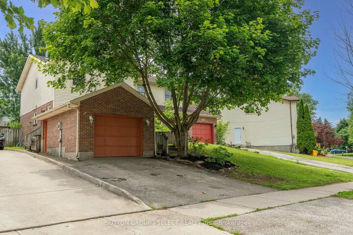 Property Photo:  461 Cleveland Avenue  ON N5Z 3C3 