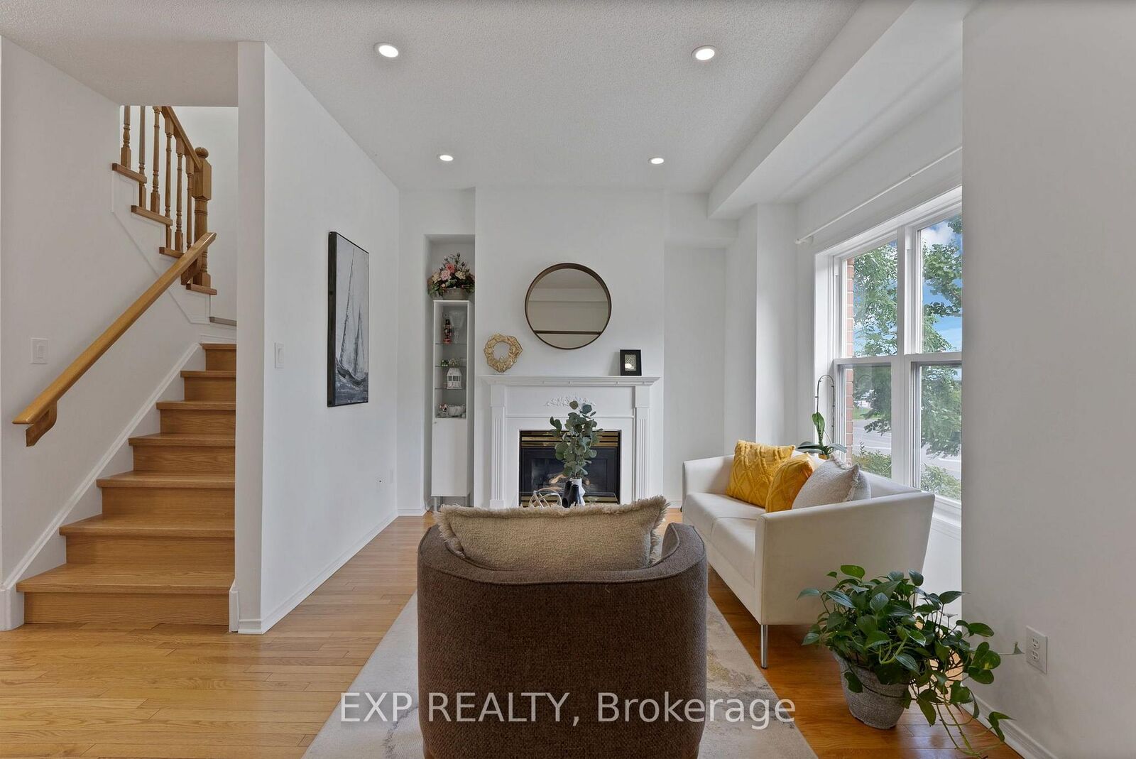 Property Photo:  11 Maple Park Way  ON L6G 1C5 