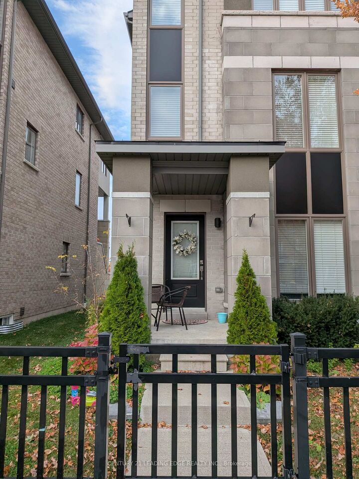 Property Photo:  15 Donald Fleming Way 56  ON L1R 0N8 