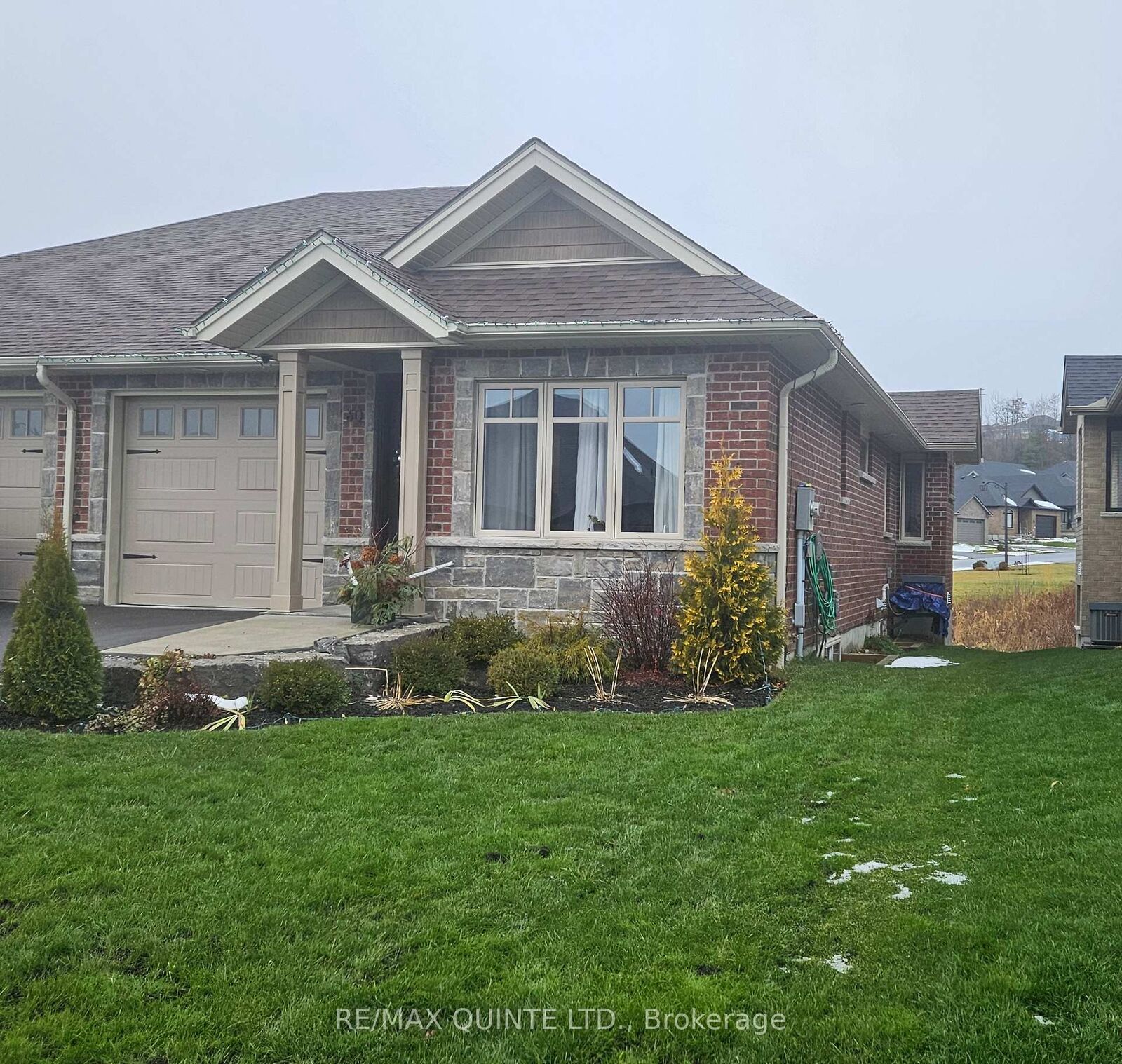 Property Photo:  60 Singleton Street  ON K0K 1H0 