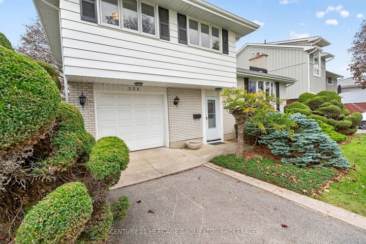 Property Photo:  306 Norman Rogers Drive  ON K7M 2R6 