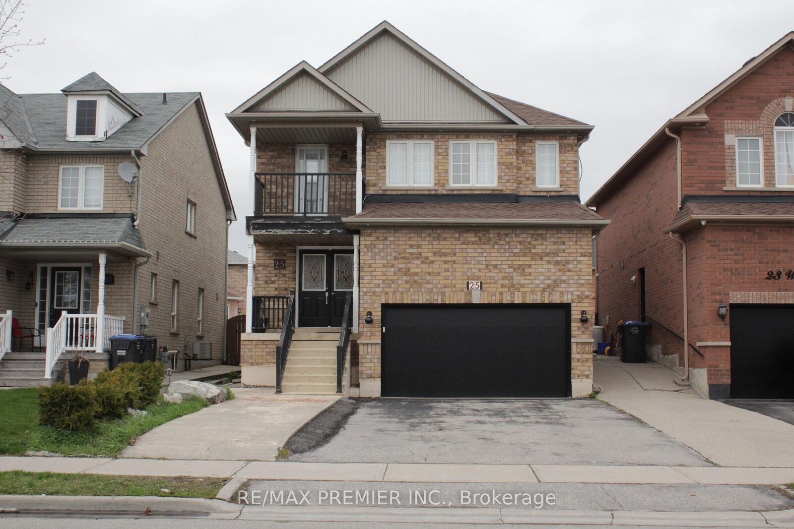 Property Photo: 25 Westbrook Avenue A ON L6P 1L7