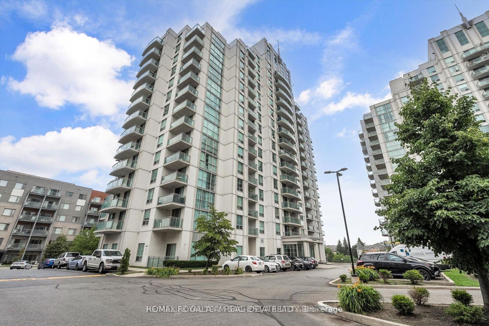 Property Photo: 6 Rosebank Drive 9I ON M1B 0A1