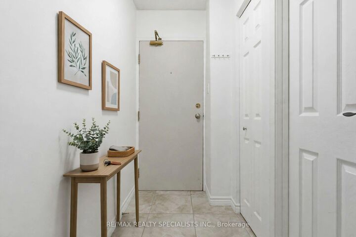 Property Photo: 500 Westmount Road W 408 ON N2M 5M9