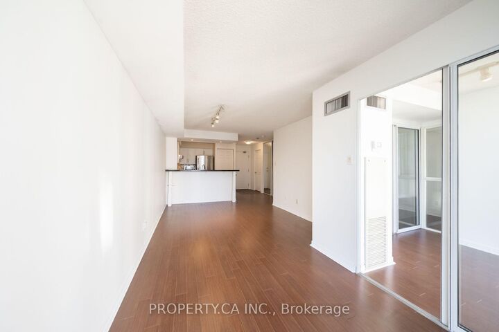 Property Photo:  801 King Street W 1004  ON M5V 3C9 