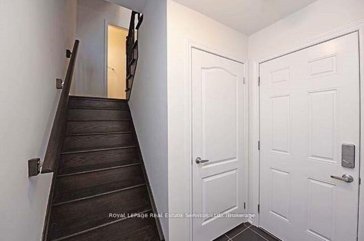 Property Photo:  3050 Postridge Drive  ON L6H 0R9 