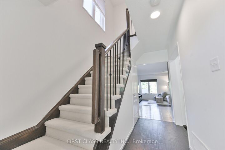 Property Photo: 41 Northwest Passage N/A ON L4A 0T2