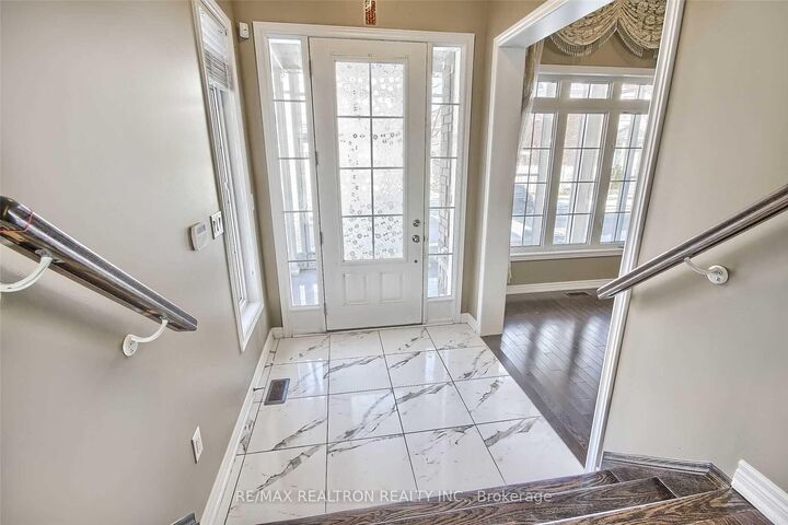Property Photo:  125 Holst Avenue  ON L6C 0R6 