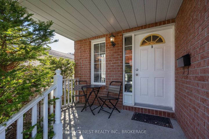 Property Photo:  929 Lombardy Street  ON K7M 9C2 