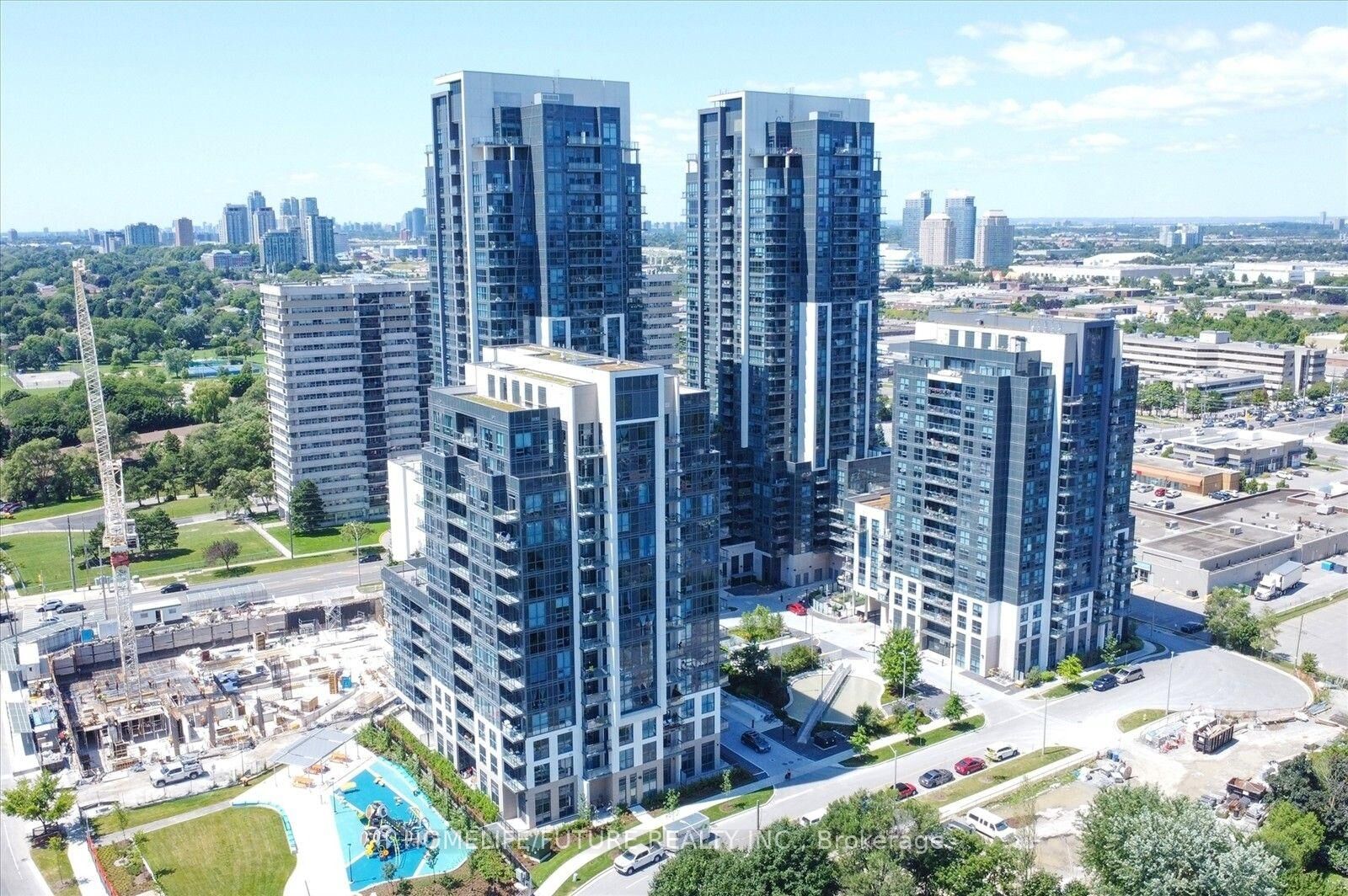Property Photo: 20 Meadowglen Place 907 ON M1G 0A9