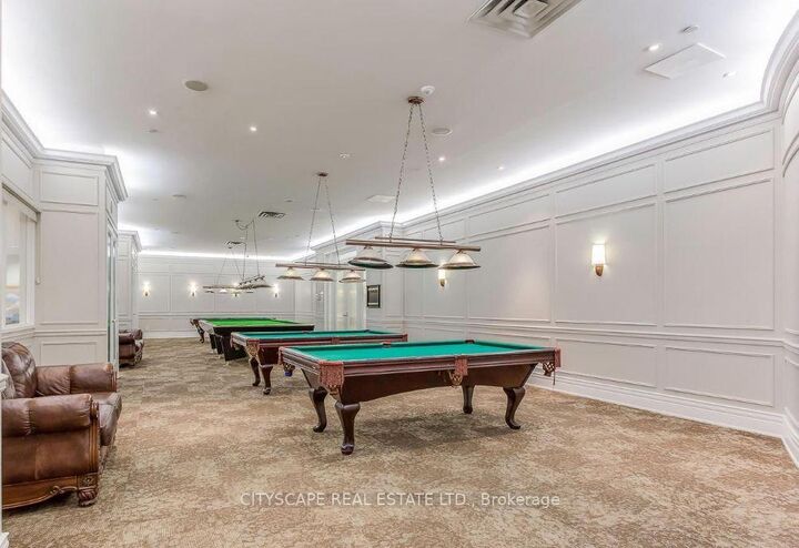 Property Photo:  25 Kingsbridge Garden Circle 1421  ON L5R 4B1 