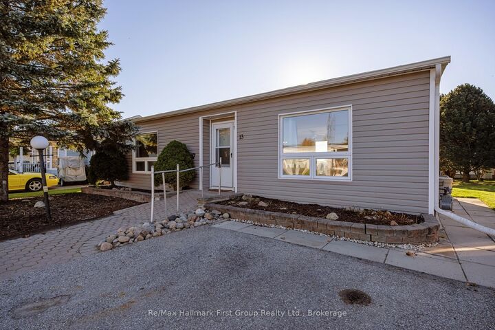 Property Photo: 13 Heritage Lane ON L1B 1H5