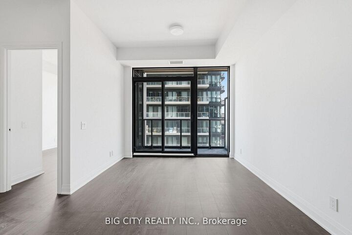 Property Photo:  25 Frederick Todd Way 2305  ON M4G 0C9 
