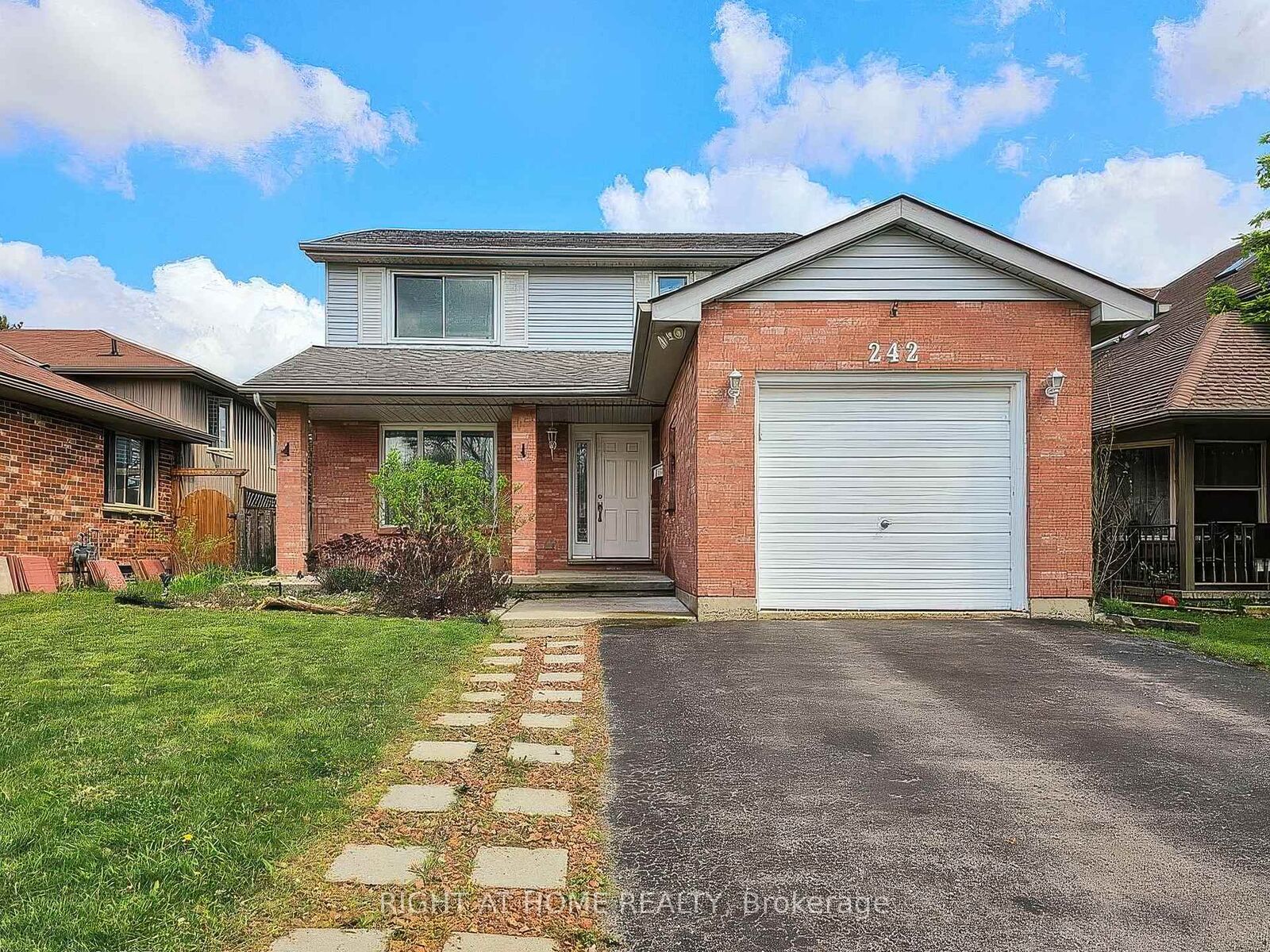 Property Photo:  242 Colette Drive  ON N6E 3S8 