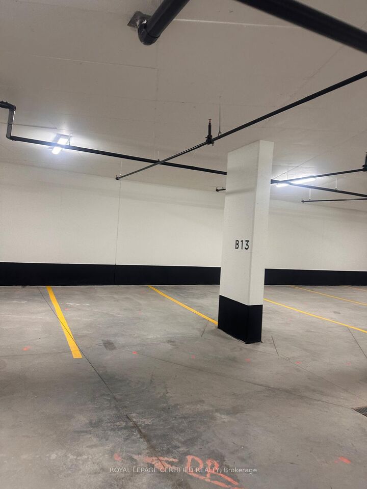 Property Photo:  3008 William Cutmore Boulevard Parking  ON L6H 8A4 