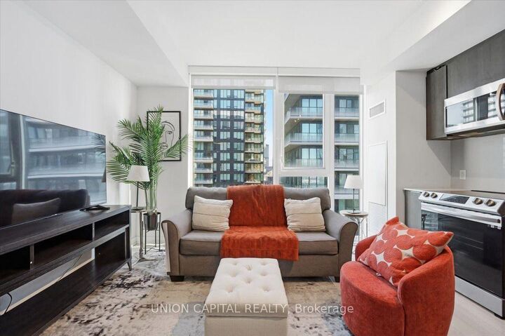 Property Photo:  357 King Street W 3507  ON M5V 0S7 