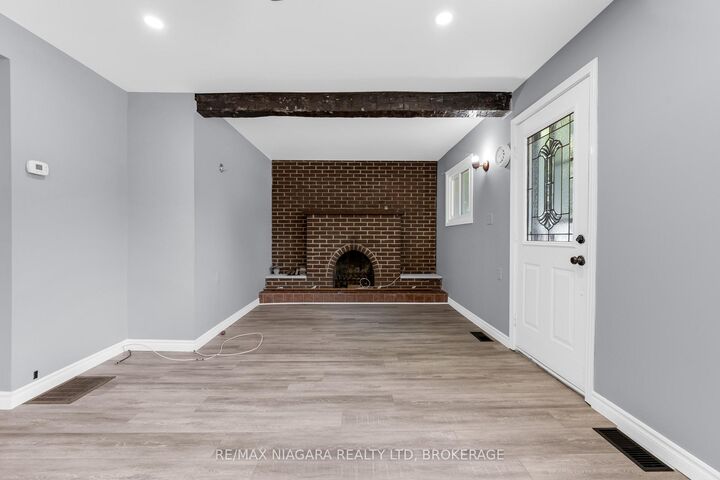 Property Photo:  394 Simpson Avenue  ON L3B 4Z2 
