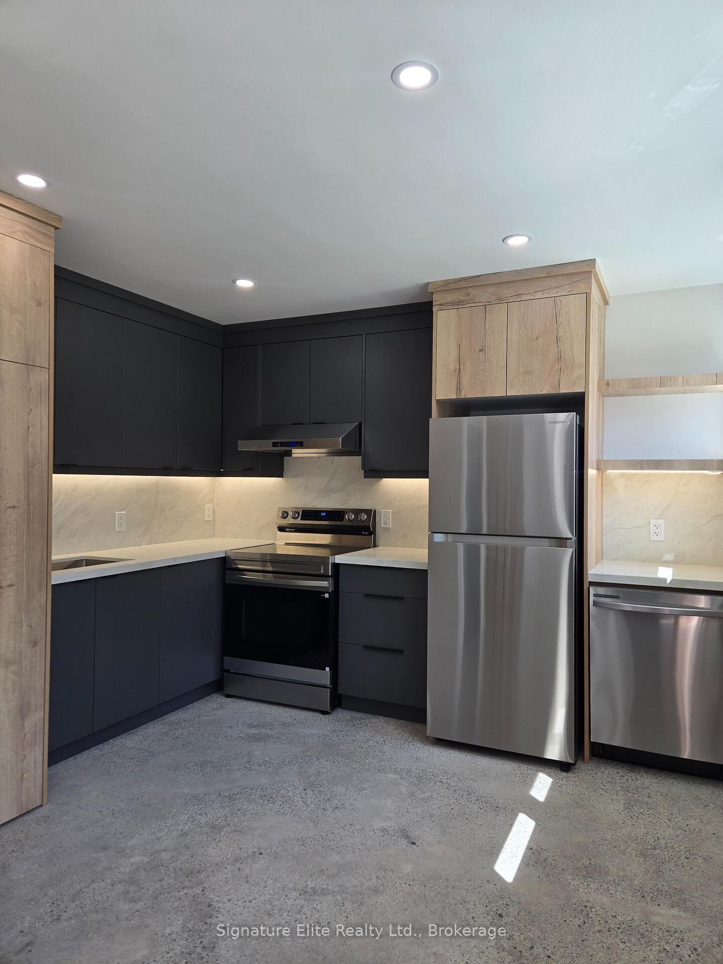 Property Photo:  46 Pitt Avenue Garden Suite  ON M1L 2R4 