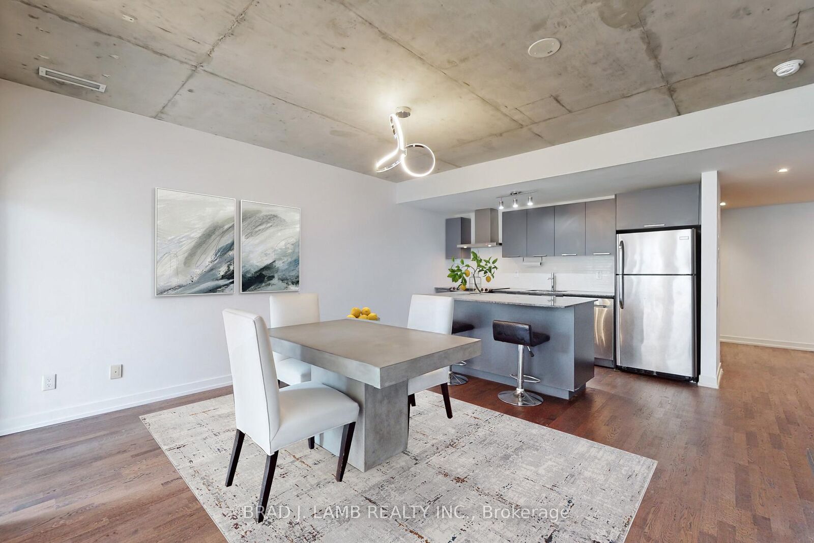 Property Photo:  650 King Street 513  ON M5V 1M7 