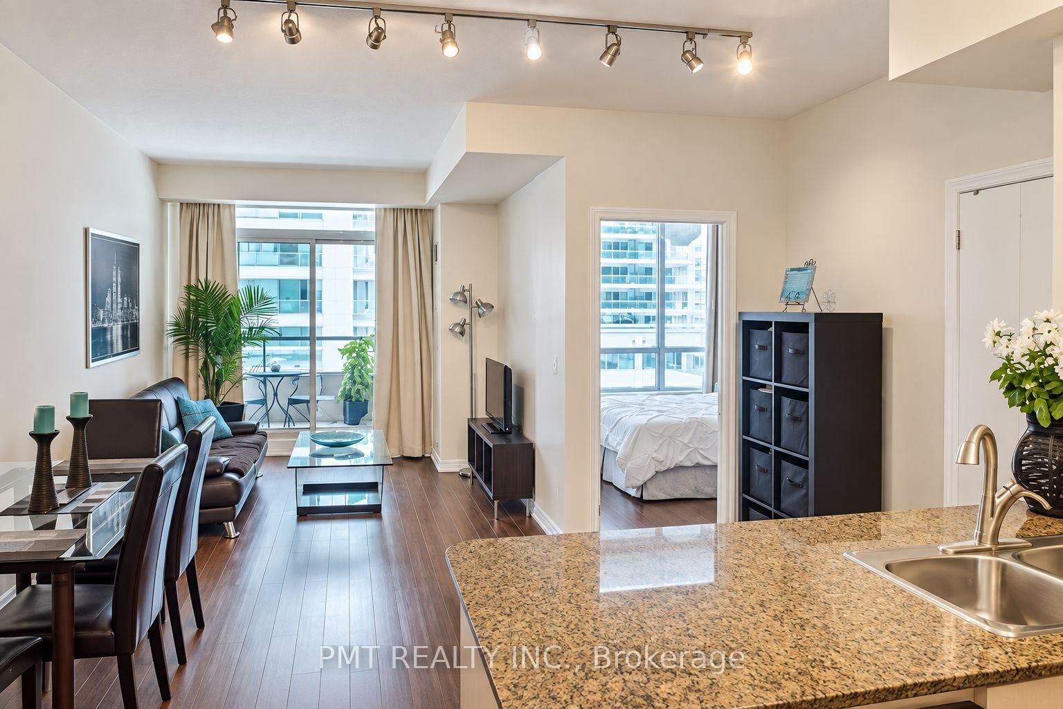 Property Photo:  12 Yonge Street 408  ON M5E 1Z9 