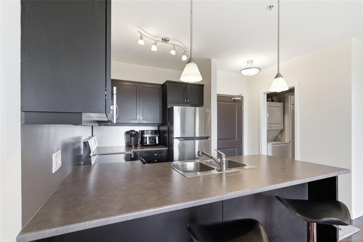 Property Photo: 555 Franklyn St #304 BC V9R 2X9