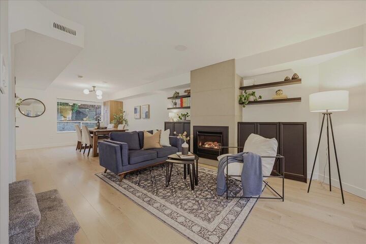 Property Photo: 32361 McRae Avenue 22 BC V2V 4X7