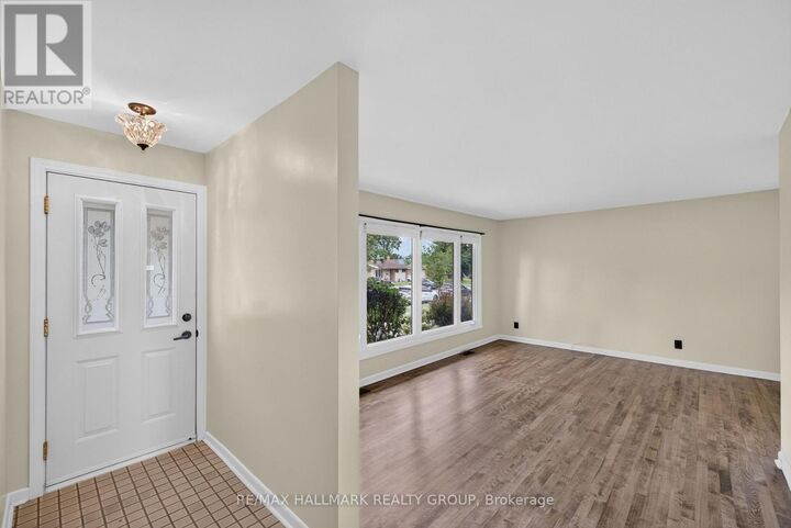 Property Photo:  1143 Gateway Road  ON K2C 2W8 