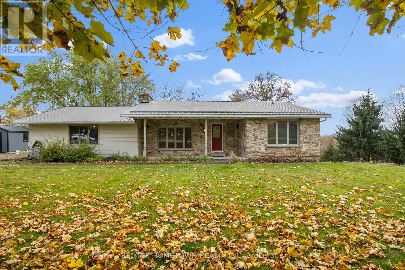 Property Photo:  31 Main Street East  ON K0E 1M0 