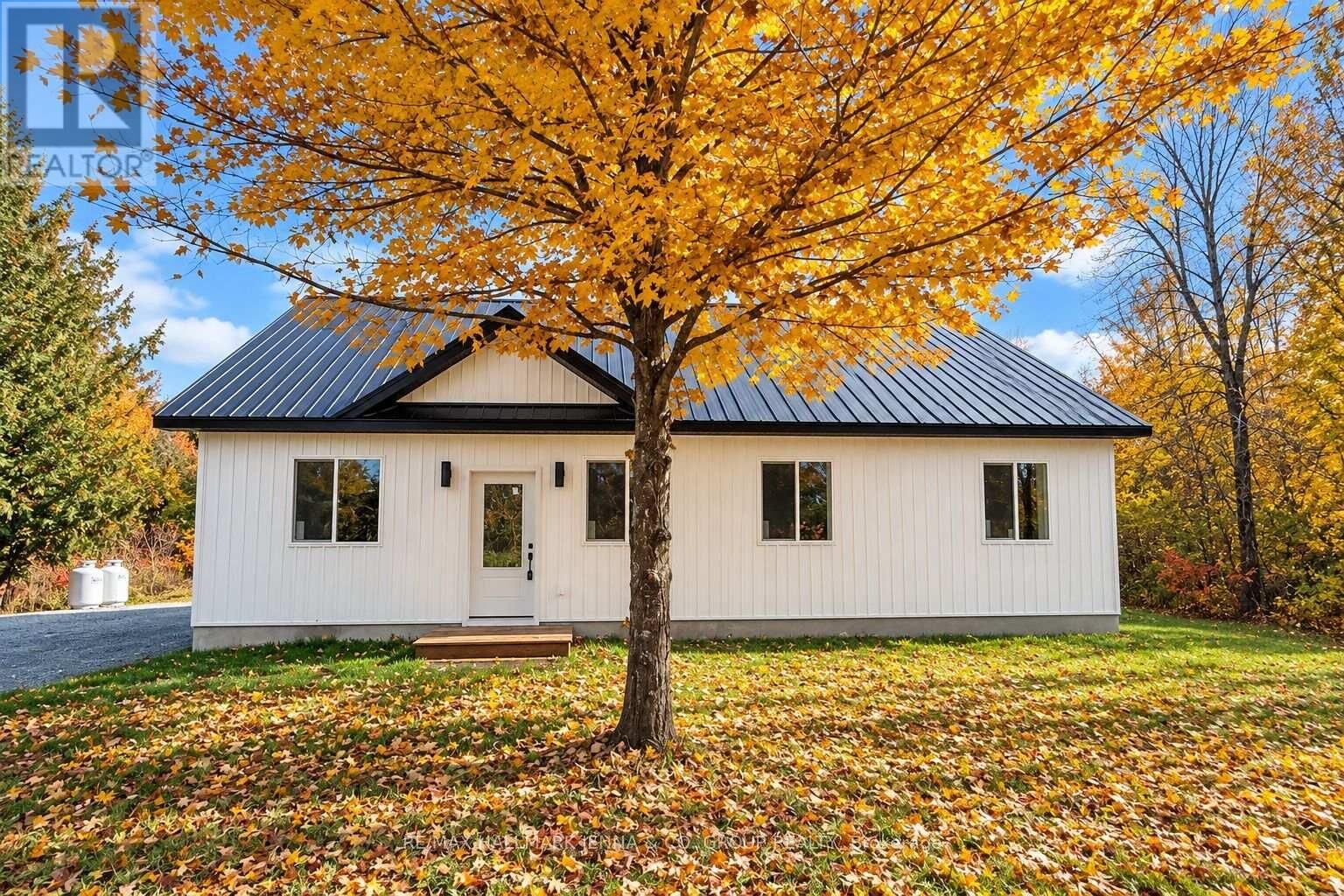 Property Photo:  5498 Hinchinbrooke Road  ON K0H 2W0 