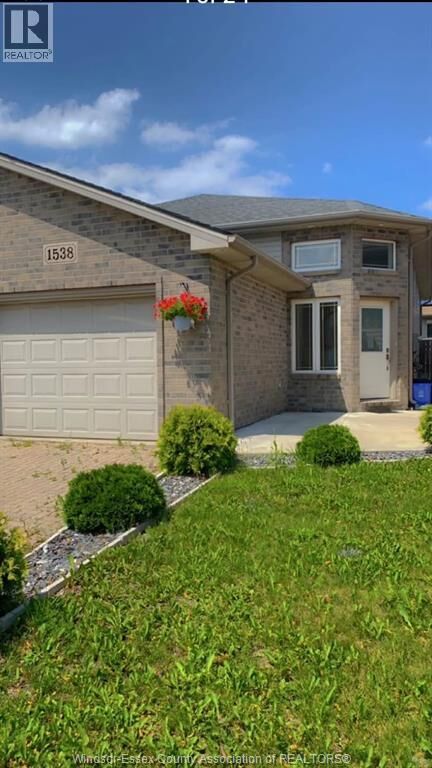 Property Photo:  1538 Highnoon Drive  ON N9G 3B6 