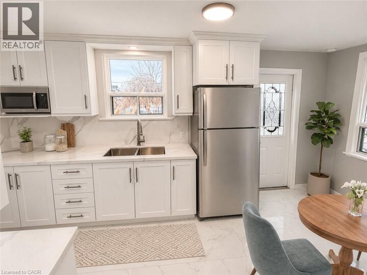 Property Photo:  46 Delena Avenue South 1  ON L8H 1B6 