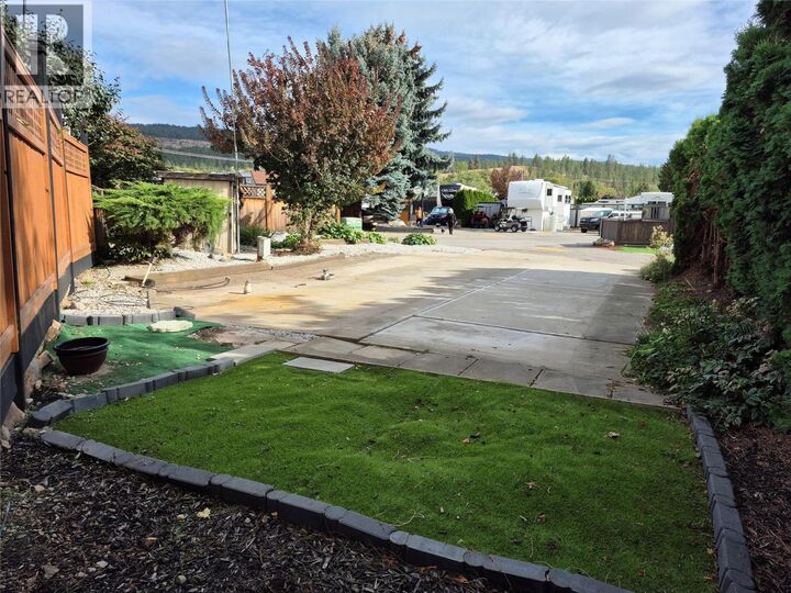 Property Photo:  415 Commonwealth Road 53  BC V4V 1P4 