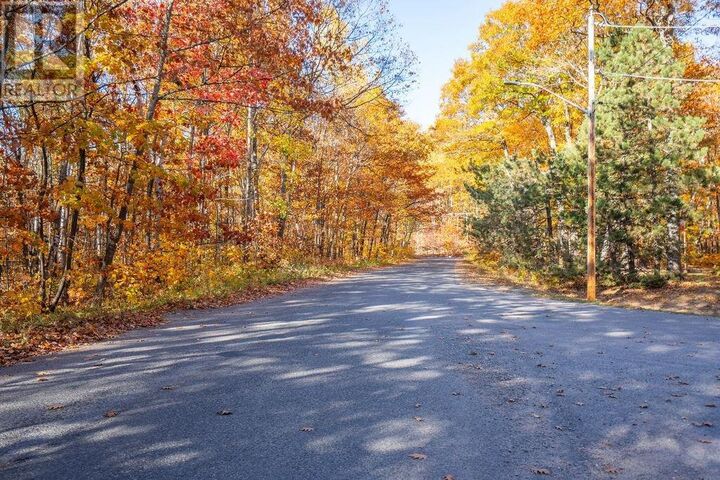 Photo de la propriété:  Lot 2 Douglas Dr  ON P6A 6K4 