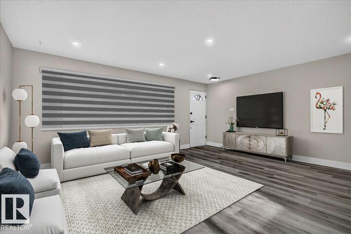 Property Photo:  13832 133 Avenue NW  AB T5L 3T4 