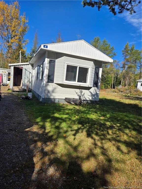 Property Photo:  4 Hillcrest Court  NB E5C 2G5 