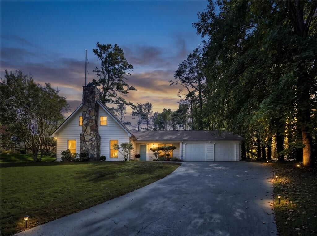 Property Photo: 4146 Chimney Lake Drive NE GA 30075