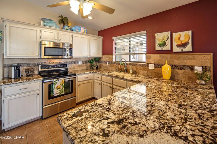 Property Photo: 2105 Cosnina Dr AZ 86403