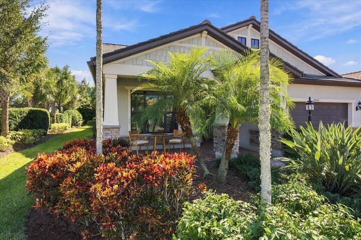 Property Photo:  16942 Winthrop Place  FL 34202 