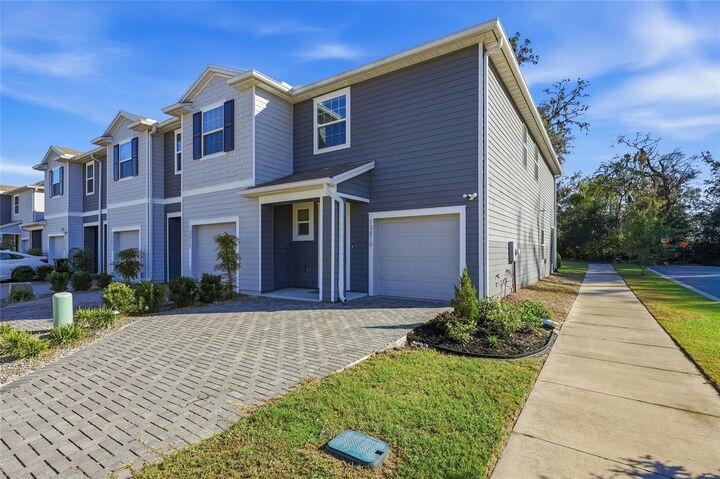 Property Photo: 13819 NW 9th Road FL 32669