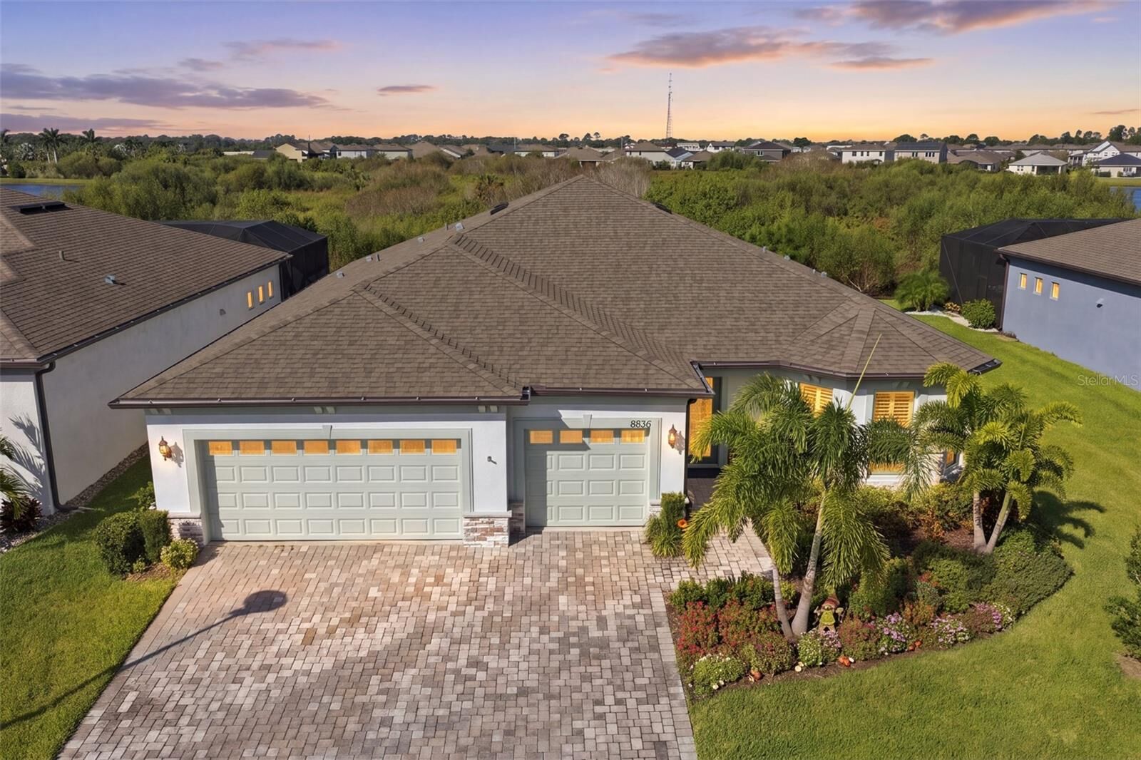 Property Photo: 8836 Coastal Key Way FL 34219