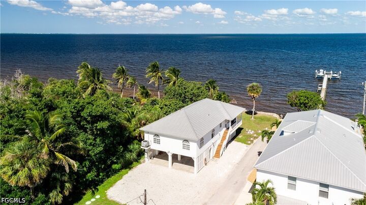 Property Photo:  8560 Ebbtide Way  FL 33922 