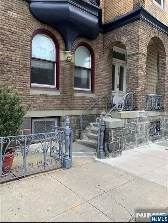 Property Photo:  302 24th Street 3R  NJ 07087 
